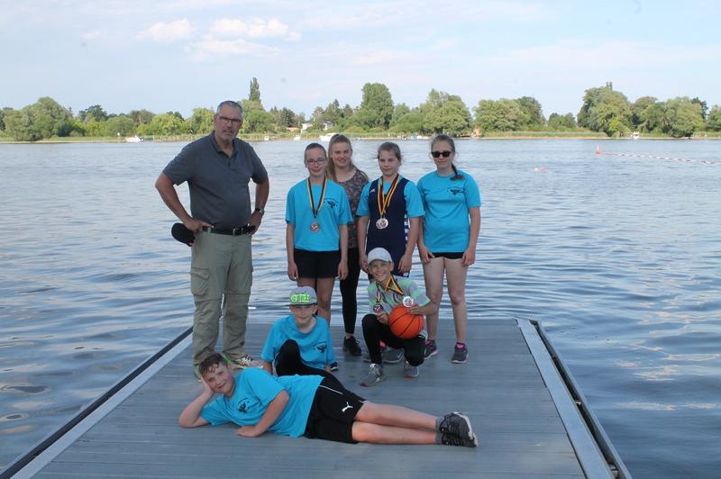 Bei Kinderregatta und Kreisolympiade Medaillen aus dem Wasser gefischt