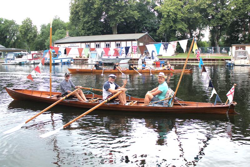 Farben­frohe Schleusen­rund­fahrt